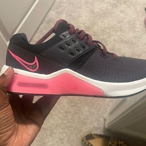 Women Nike Air Max Bella. Size 7, worn once